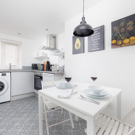 Boujis Central Plymouth Apartment - Sleeps 4 - Habita Property ภายนอก รูปภาพ
