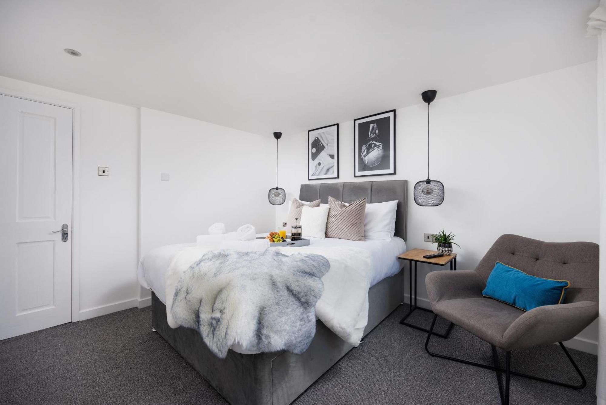 Boujis Central Plymouth Apartment - Sleeps 4 - Habita Property ภายนอก รูปภาพ