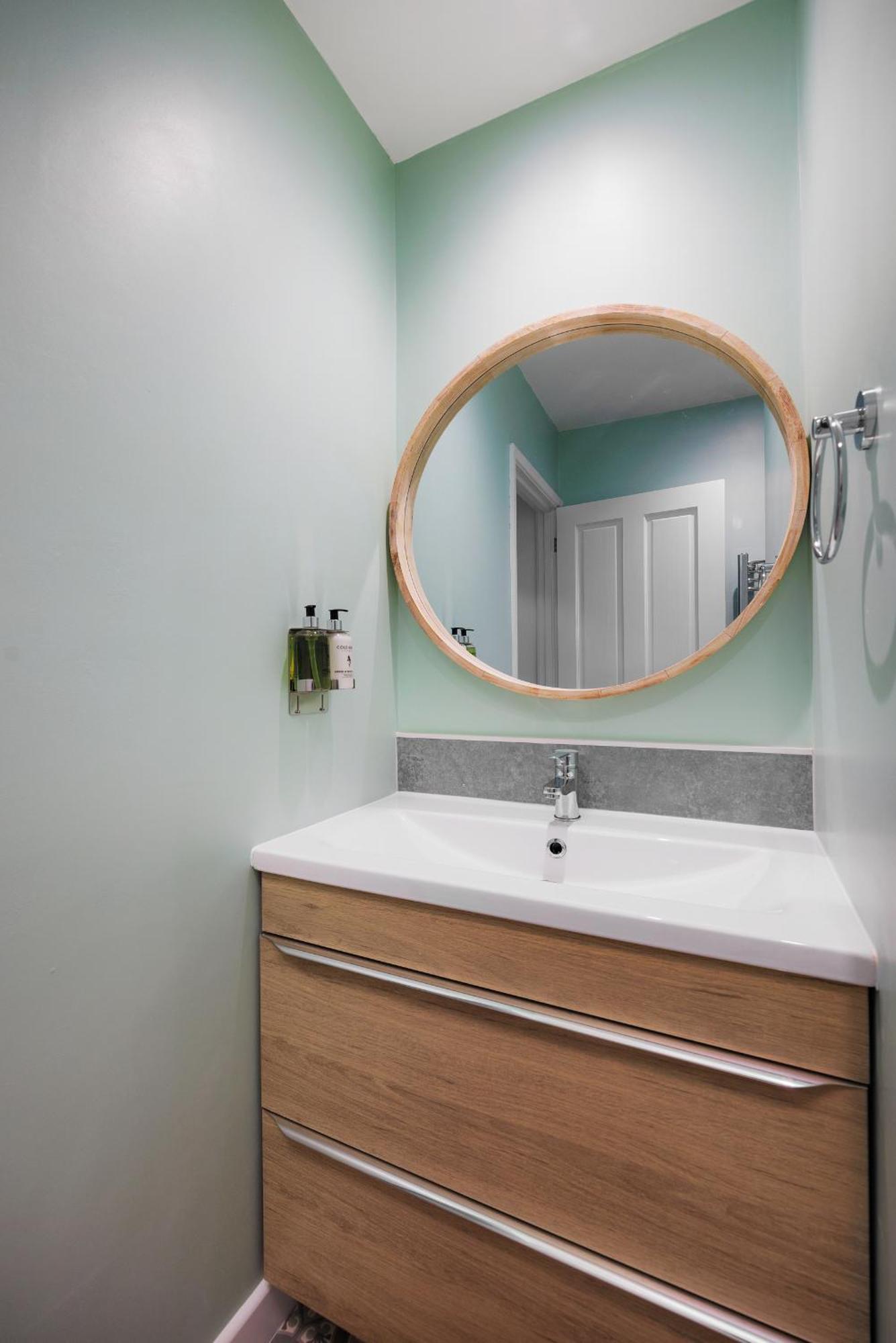 Boujis Central Plymouth Apartment - Sleeps 4 - Habita Property ภายนอก รูปภาพ
