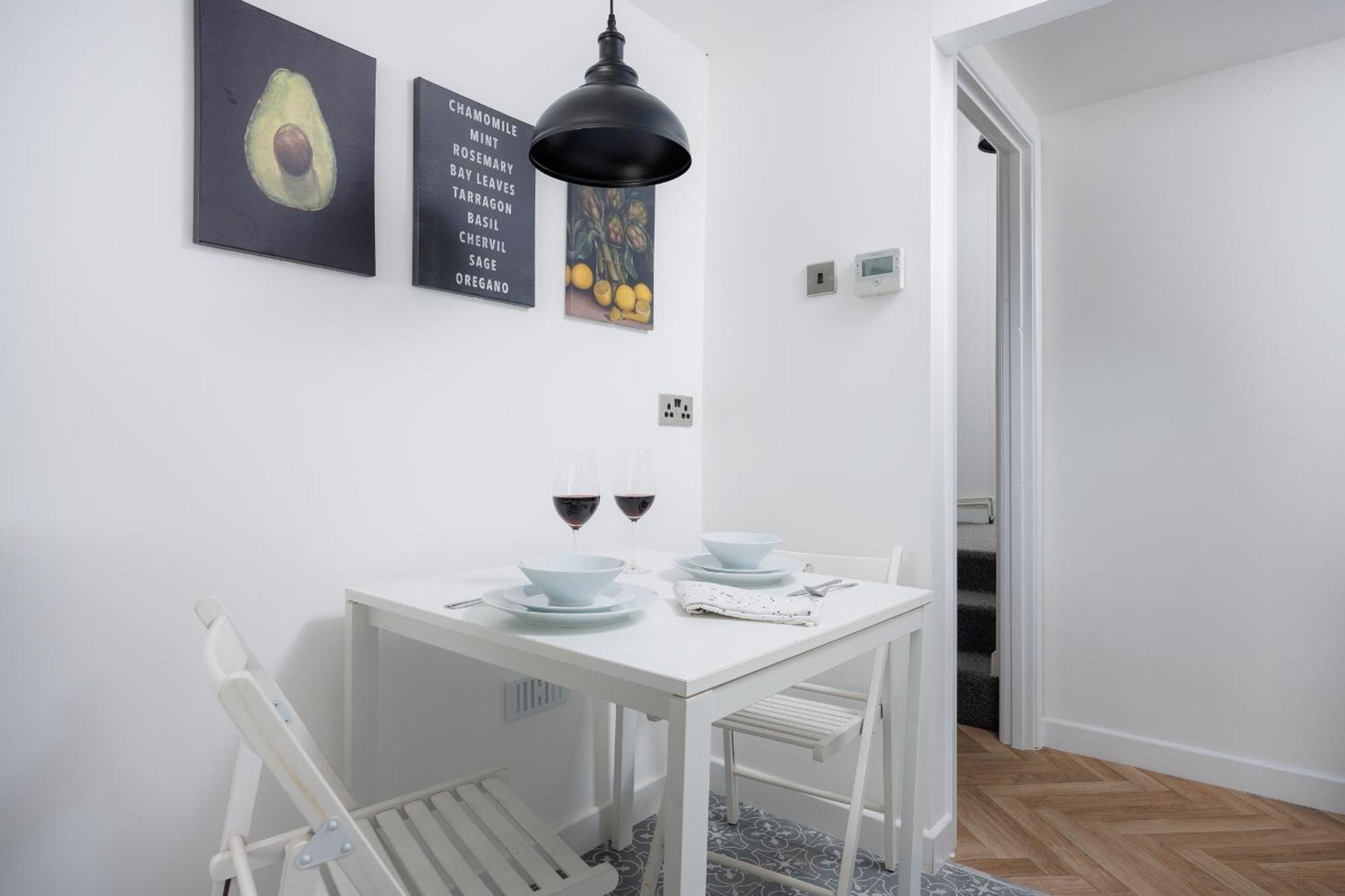 Boujis Central Plymouth Apartment - Sleeps 4 - Habita Property ภายนอก รูปภาพ