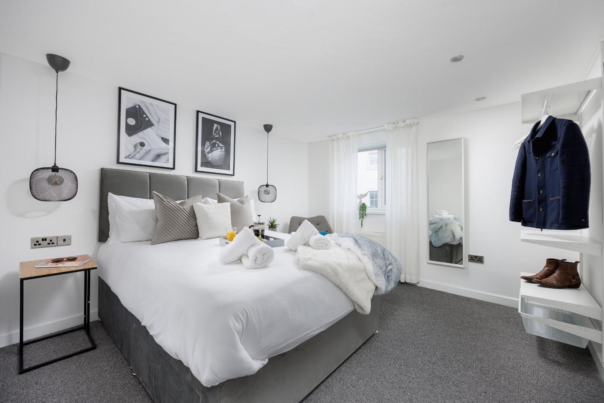 Boujis Central Plymouth Apartment - Sleeps 4 - Habita Property ภายนอก รูปภาพ